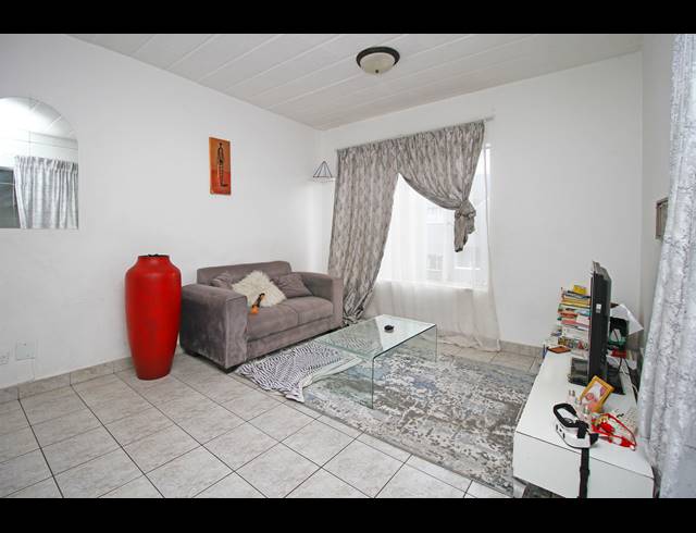 2 BEDROOM APARTMENT FOR SALE IN NORTHGATE